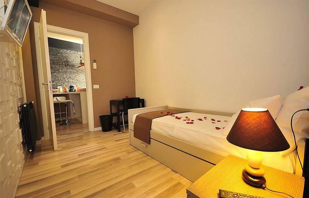 Bed and Breakfast Living Rzym Zewnętrze zdjęcie